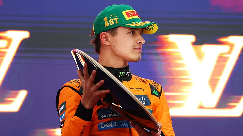 Lando Norris conquista el Gran Premio de Australia 2025 en una carrera marcada por la lluvia y múltiples incidentes